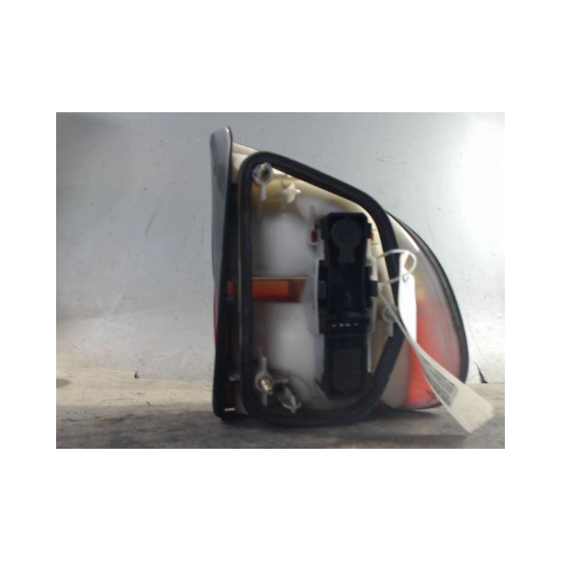 FEU ARRIERE GAUCHE  RENAULT SAFRANE 96 -2000