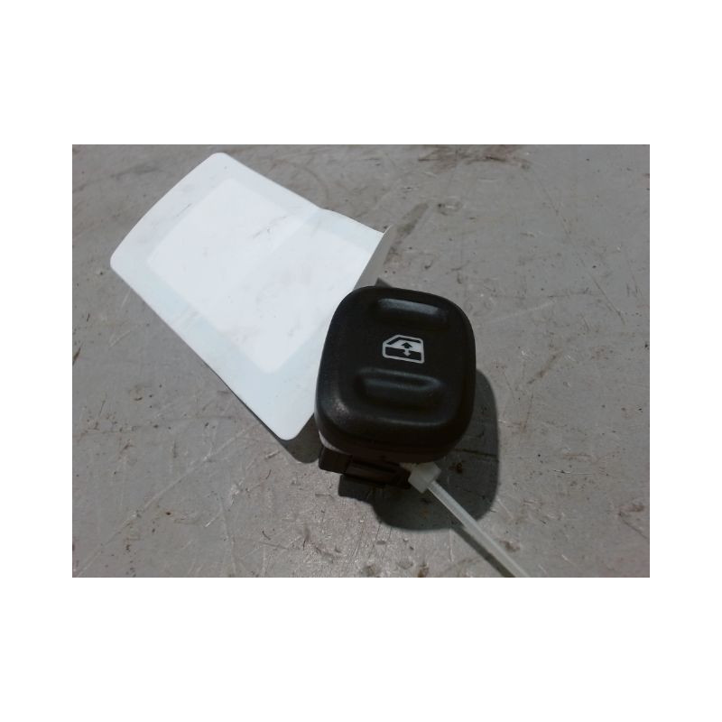 COMMANDE LEVE-GLACE PORTE AVD FIAT PANDA 2003-