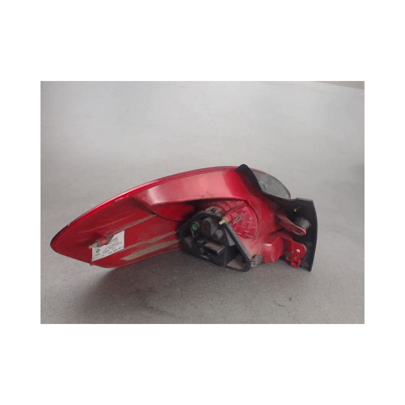 FEU ARRIERE DROIT RENAULT CLIO