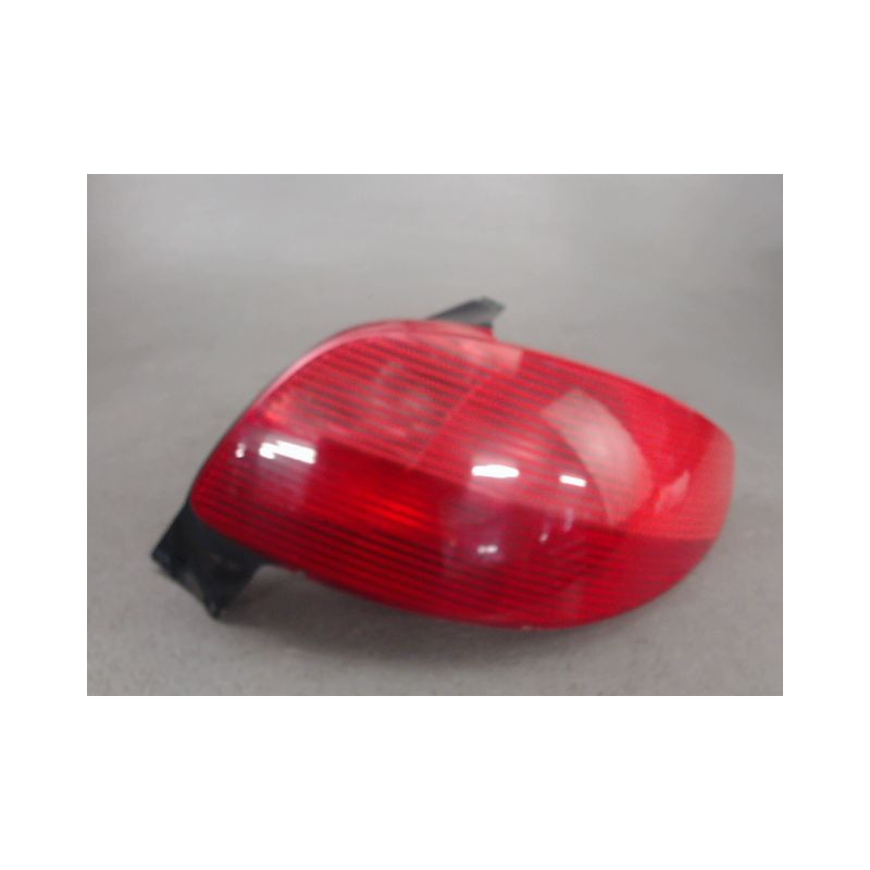 FEU ARRIERE DROIT PEUGEOT 206
