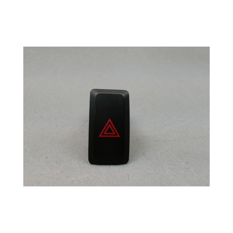 BOUTON DE WARNING MITSUBISHI SPACESTAR