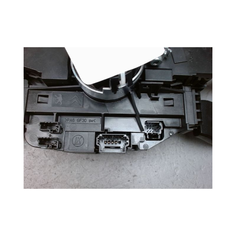 BLOC COMMODOS PEUGEOT 5008