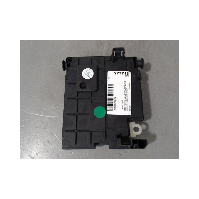 BOITE A FUSIBLES CITROEN C4
