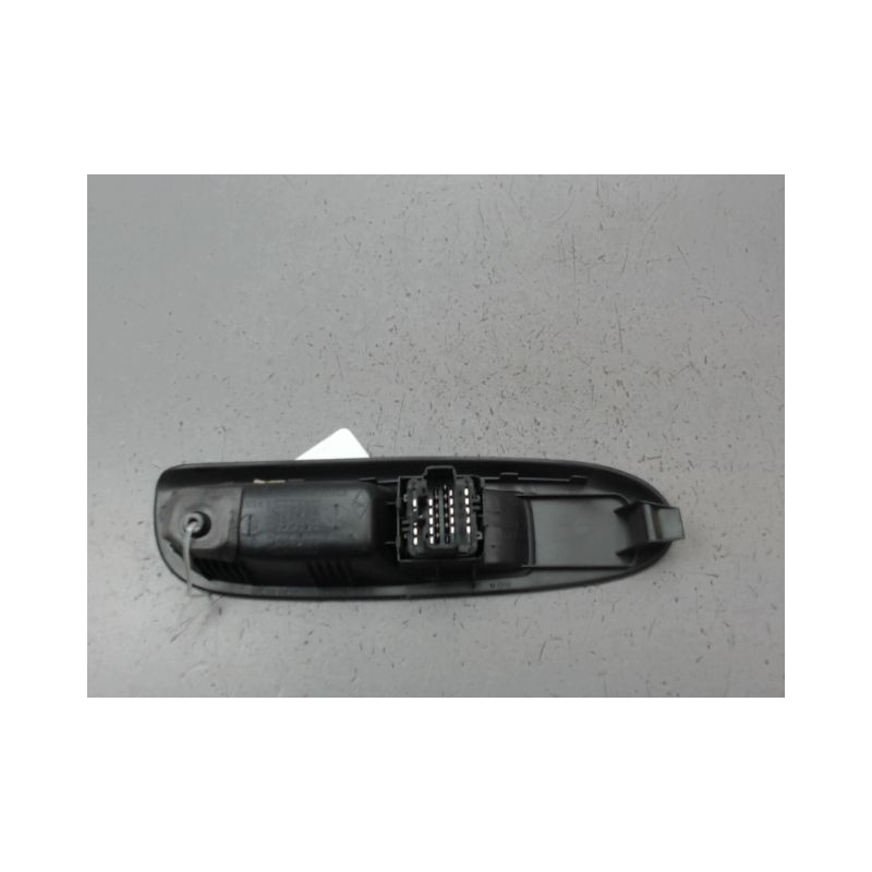 COMMANDE LEVE-GLACE PORTE AVG RENAULT CLIO