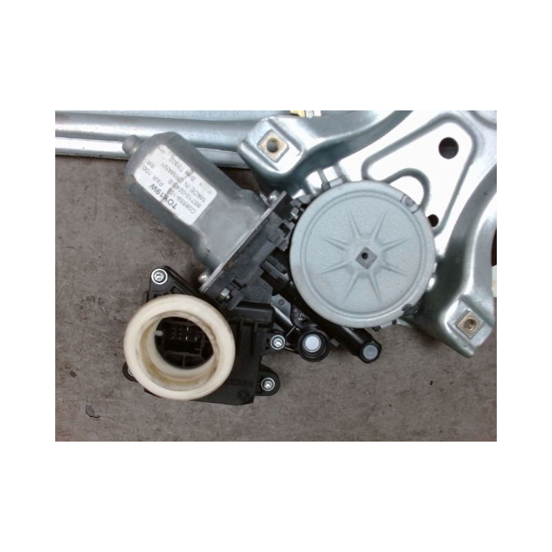 MECANISME+MOTEUR LEVE-GLACE ARRIERE GAUCHE TOYOTA AURIS