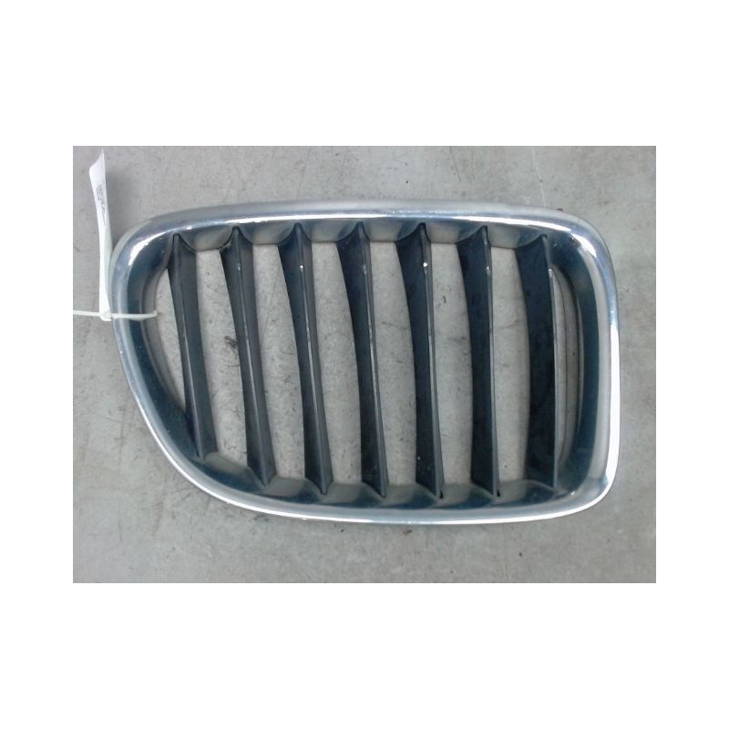 GRILLE CALANDRE DROIT B.M.W. X1