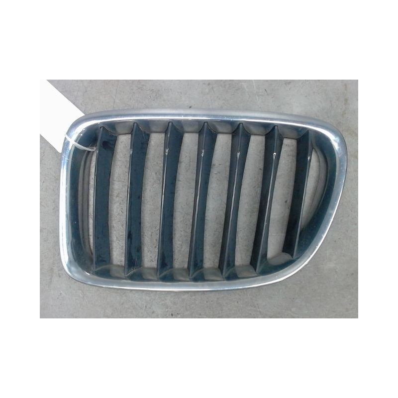 GRILLE CALANDRE GAUCHE B.M.W. X1