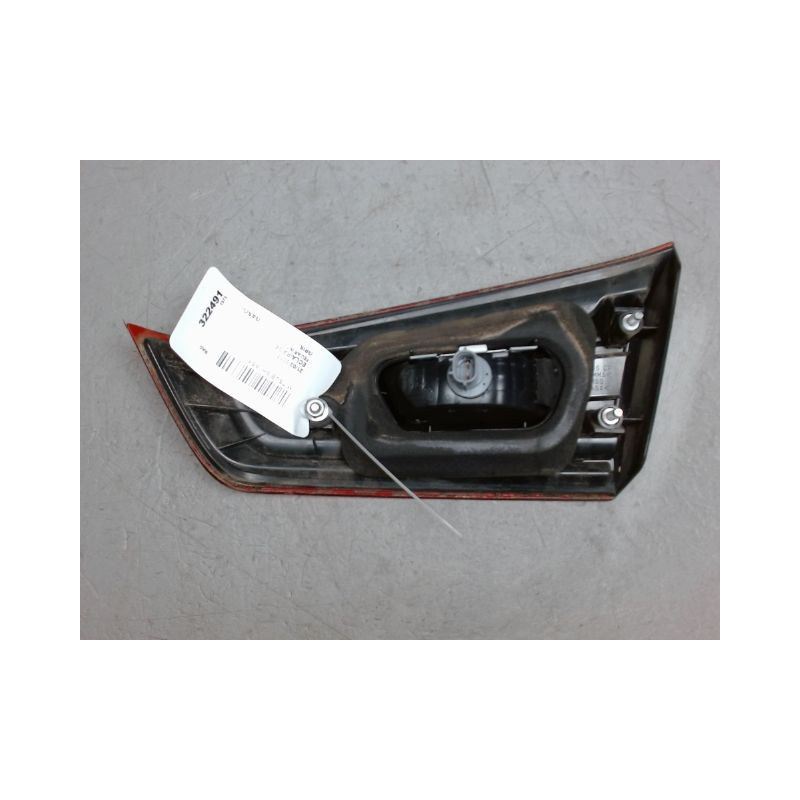 FEU ARRIERE INTERIEUR GAUCHE MITSUBISHI ASX
