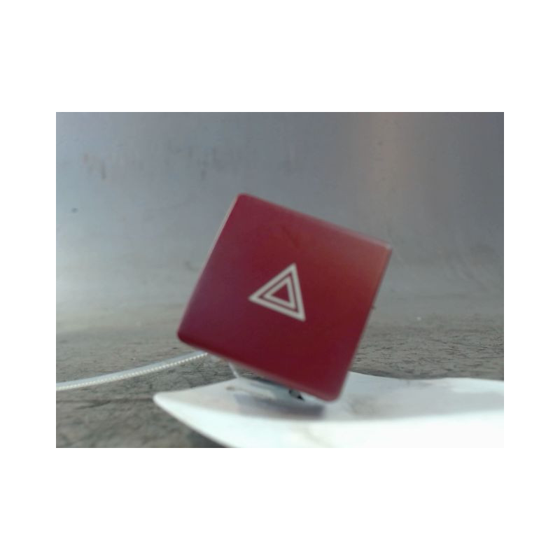 BOUTON DE WARNING CITROEN BERLINGO