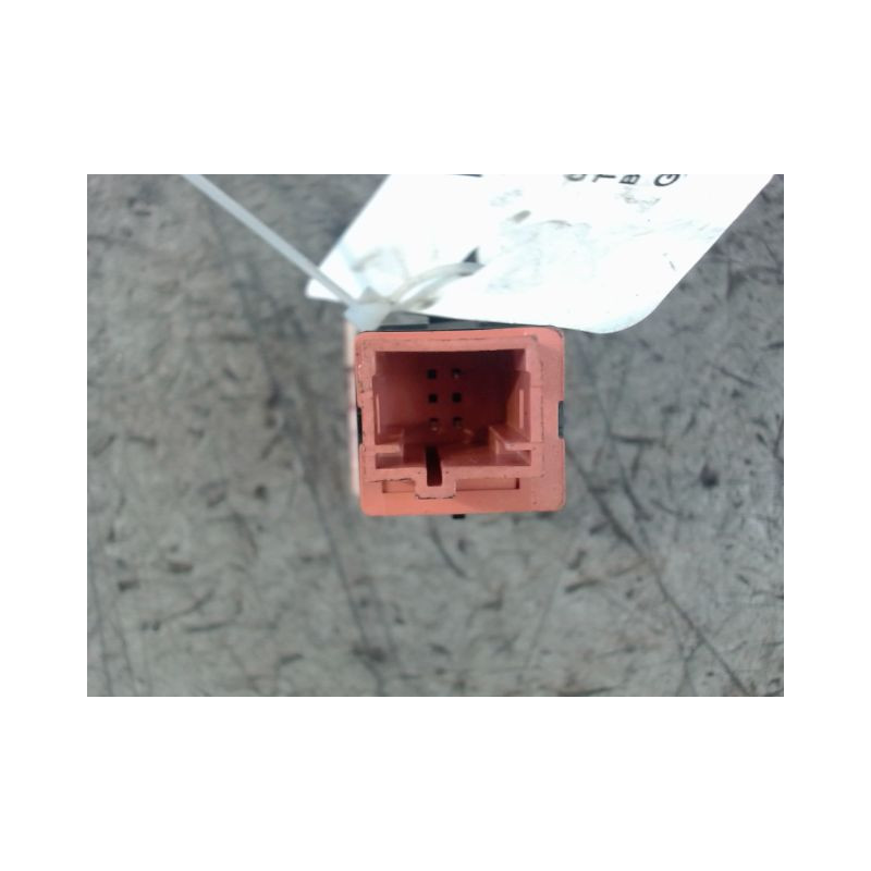 BOUTON DE WARNING CITROEN BERLINGO