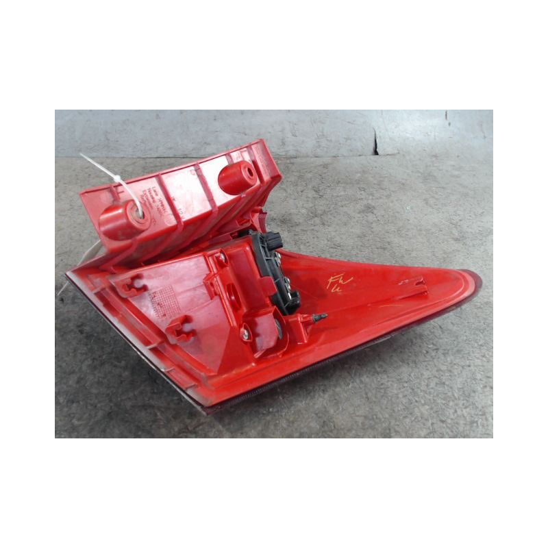 FEU ARRIERE GAUCHE  TOYOTA AURIS 2010-