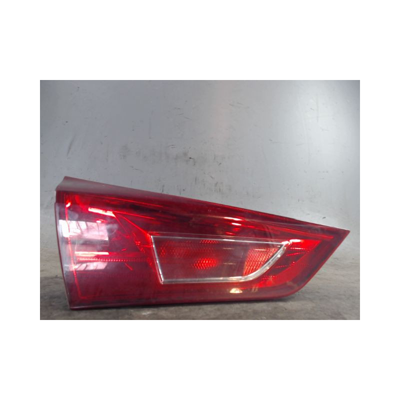 FEU ARRIERE INTERIEUR GAUCHE TOYOTA AURIS 2010-