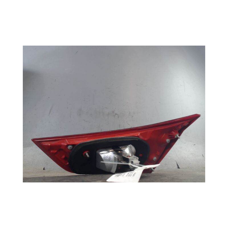 FEU ARRIERE INTERIEUR GAUCHE TOYOTA AURIS 2010-