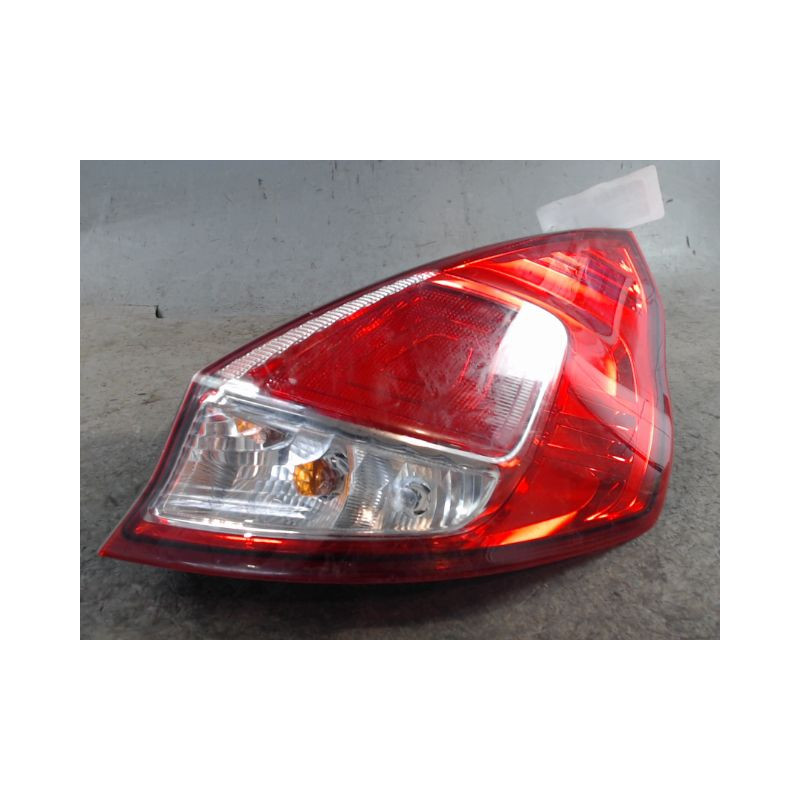FEU ARRIERE DROIT FORD FIESTA 2010-