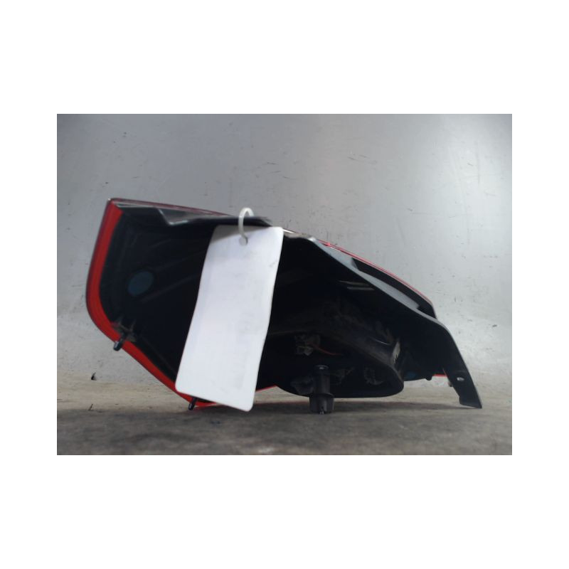 FEU ARRIERE DROIT FORD FIESTA 2010-