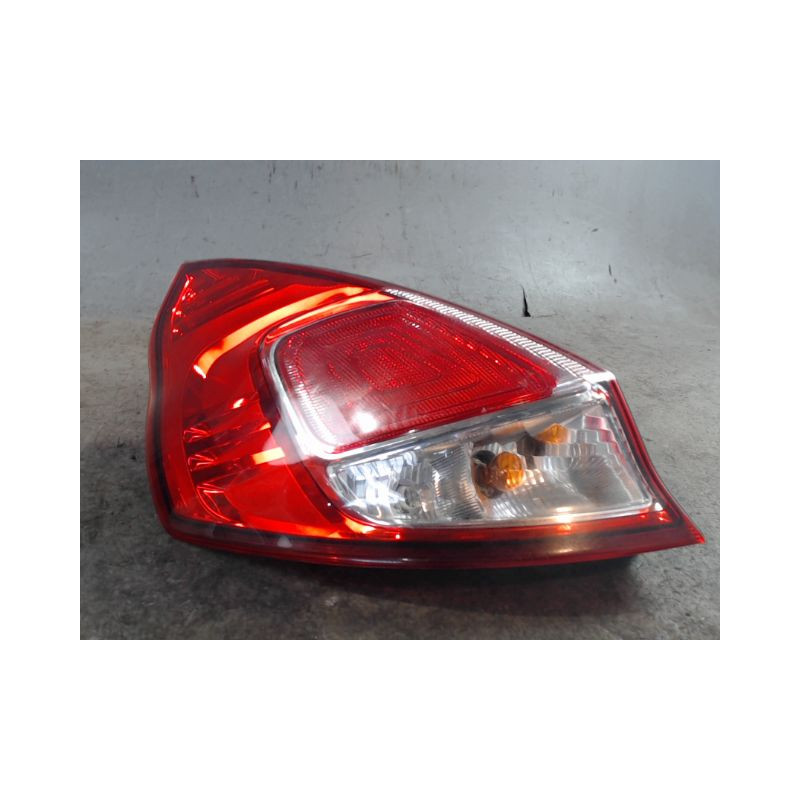 FEU ARRIERE GAUCHE  FORD FIESTA 2010-