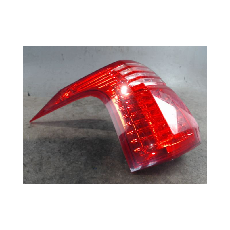 FEU ARRIERE GAUCHE  PEUGEOT 5008 2009-