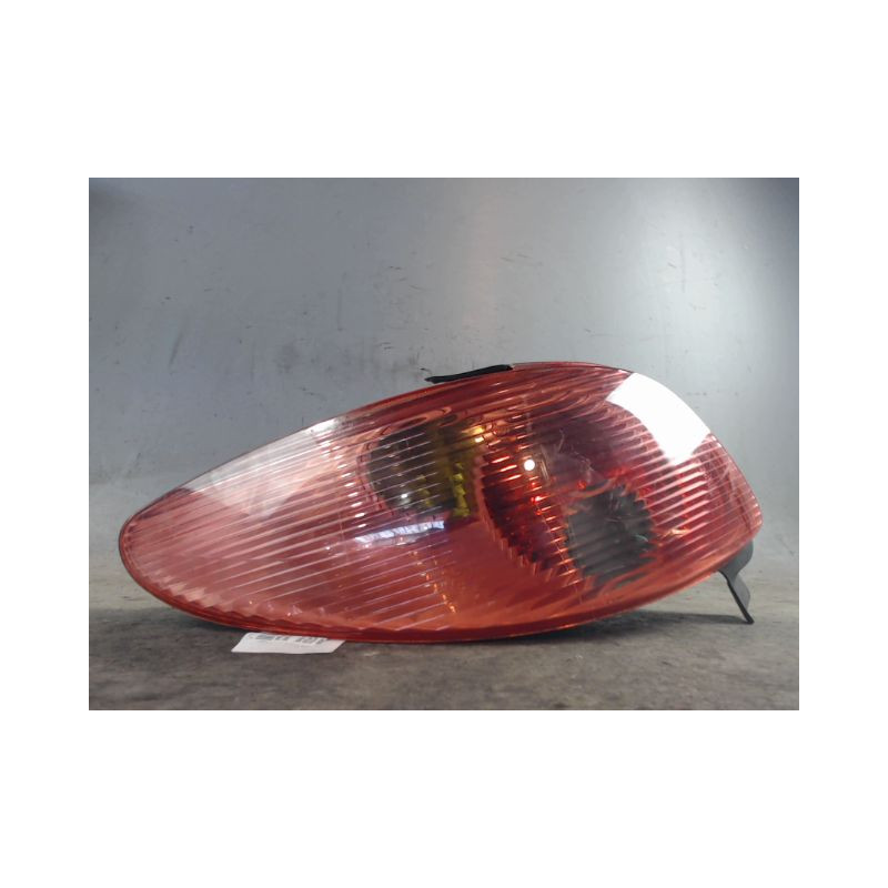 FEU ARRIERE GAUCHE  PEUGEOT 206 3P