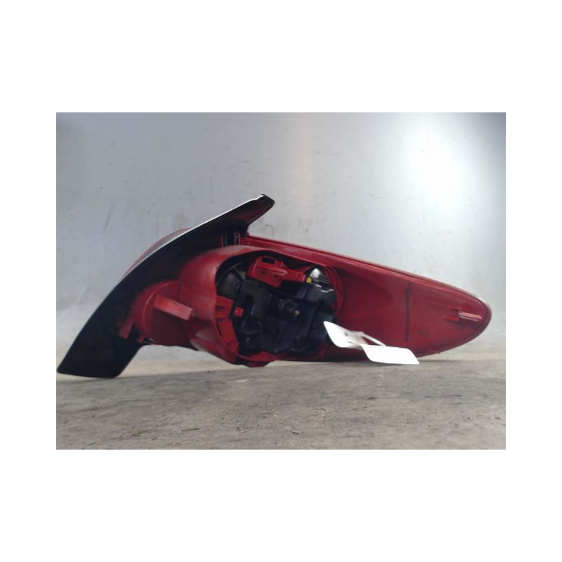 FEU ARRIERE GAUCHE  PEUGEOT 206 3P