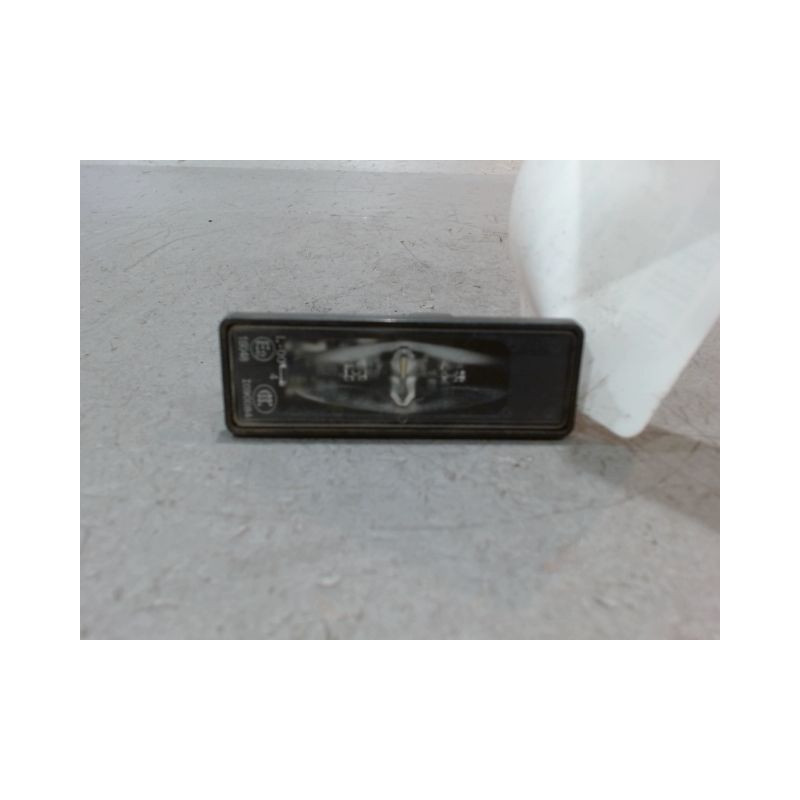 ECLAIREUR PLAQUE DE POLICE DROIT PEUGEOT 208