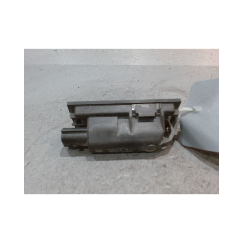 ECLAIREUR PLAQUE DE POLICE DROIT RENAULT MEGANE