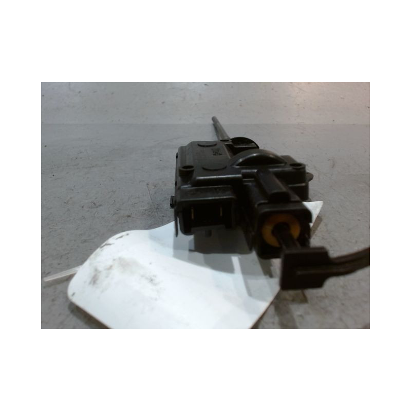 ACTIONNEUR TRAPPE CARBURANT RENAULT CLIO