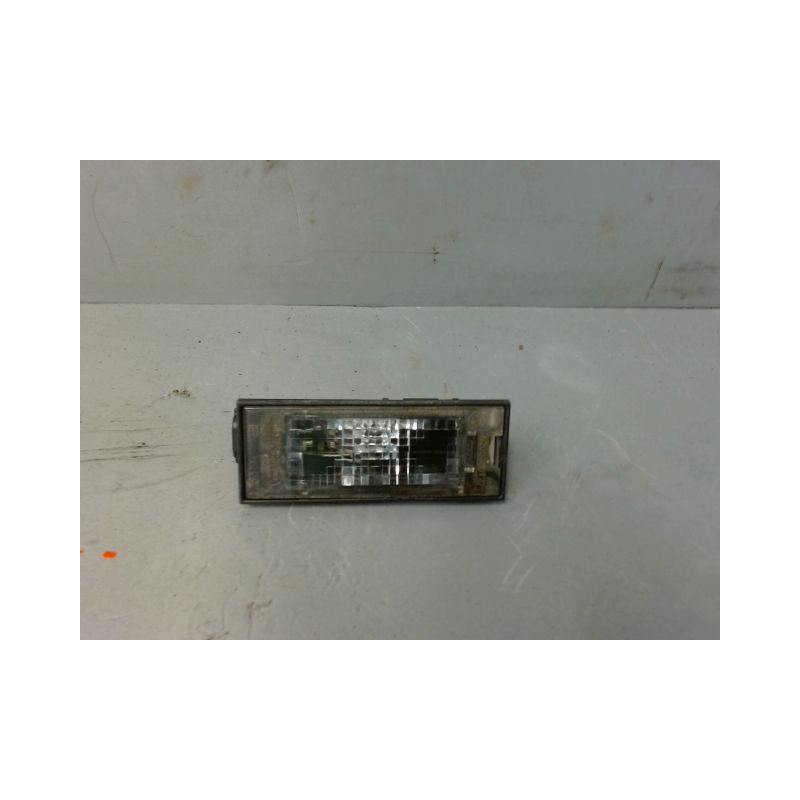 ECLAIREUR PLAQUE DE POLICE DROIT RENAULT MEGANE CC