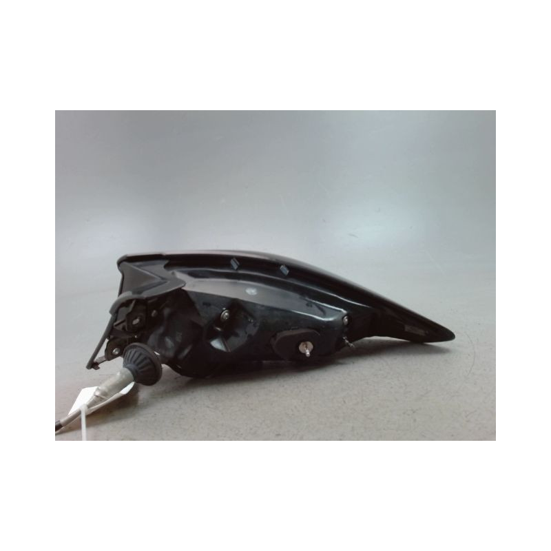 FEU ARRIERE GAUCHE  MAZDA MAZDA 3  5P