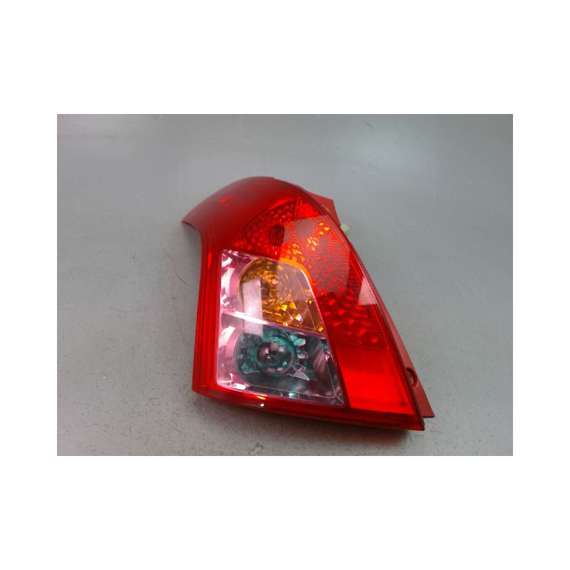 FEU ARRIERE GAUCHE  SUZUKI SWIFT III 2005-2011