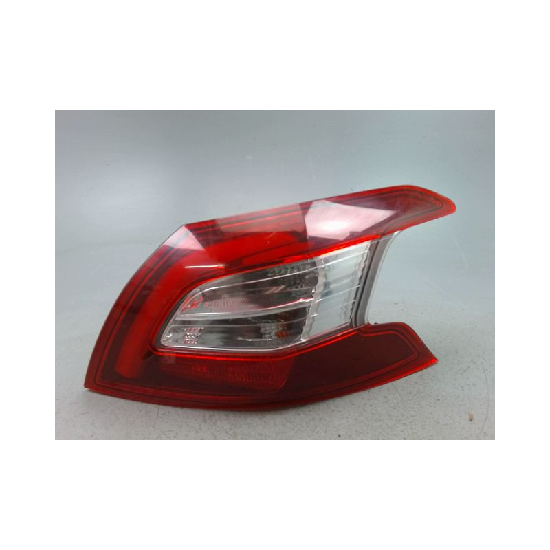 FEU ARRIERE DROIT PEUGEOT 308 2011-