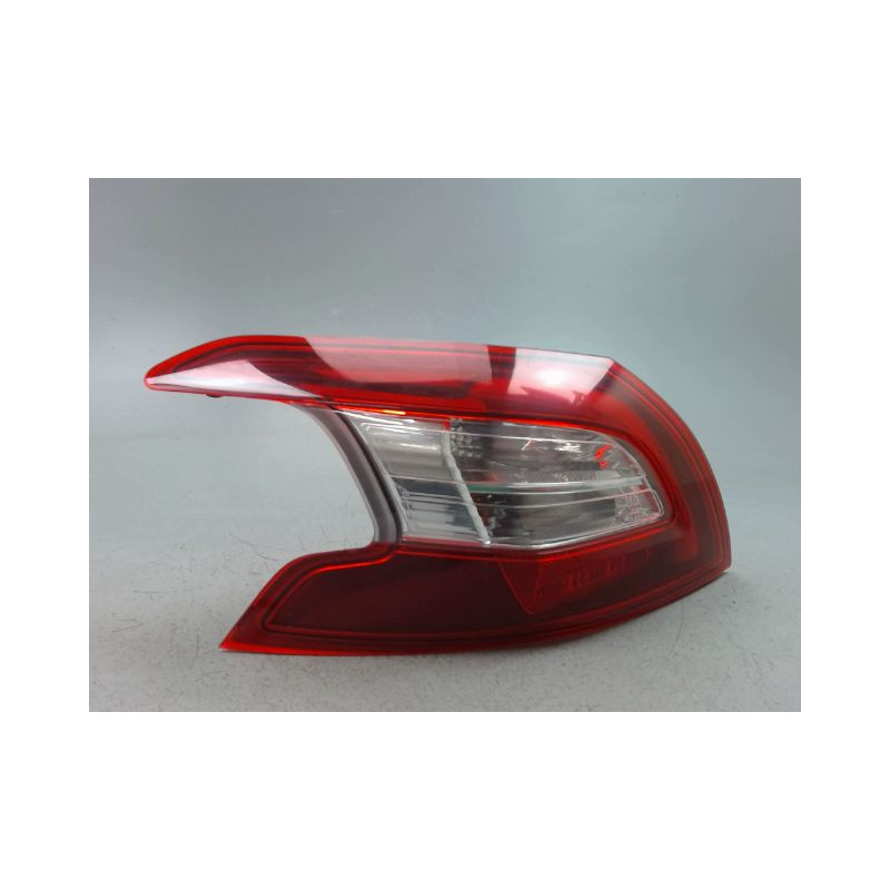 FEU ARRIERE GAUCHE  PEUGEOT 308 2011-