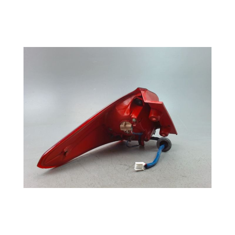 FEU ARRIERE DROIT TOYOTA AURIS 2010-