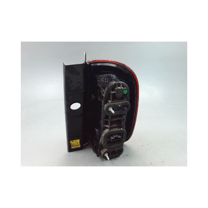 FEU ARRIERE GAUCHE  DACIA DUSTER BREAK Phase 1 2010-2013