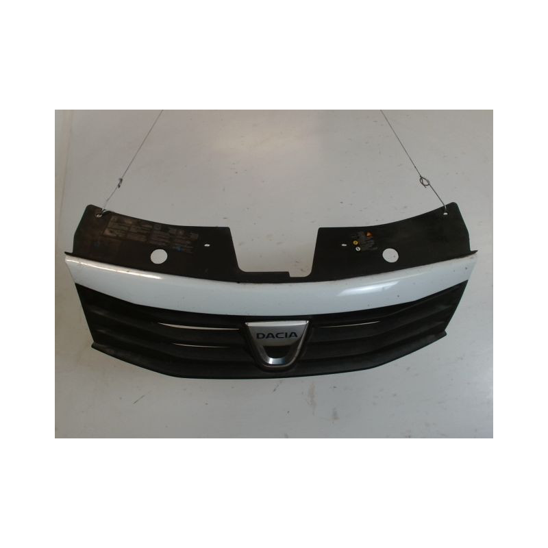 CALANDRE DACIA SANDERO