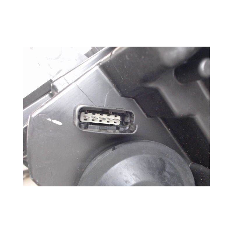 PHARE GAUCHE NISSAN QASHQAI
