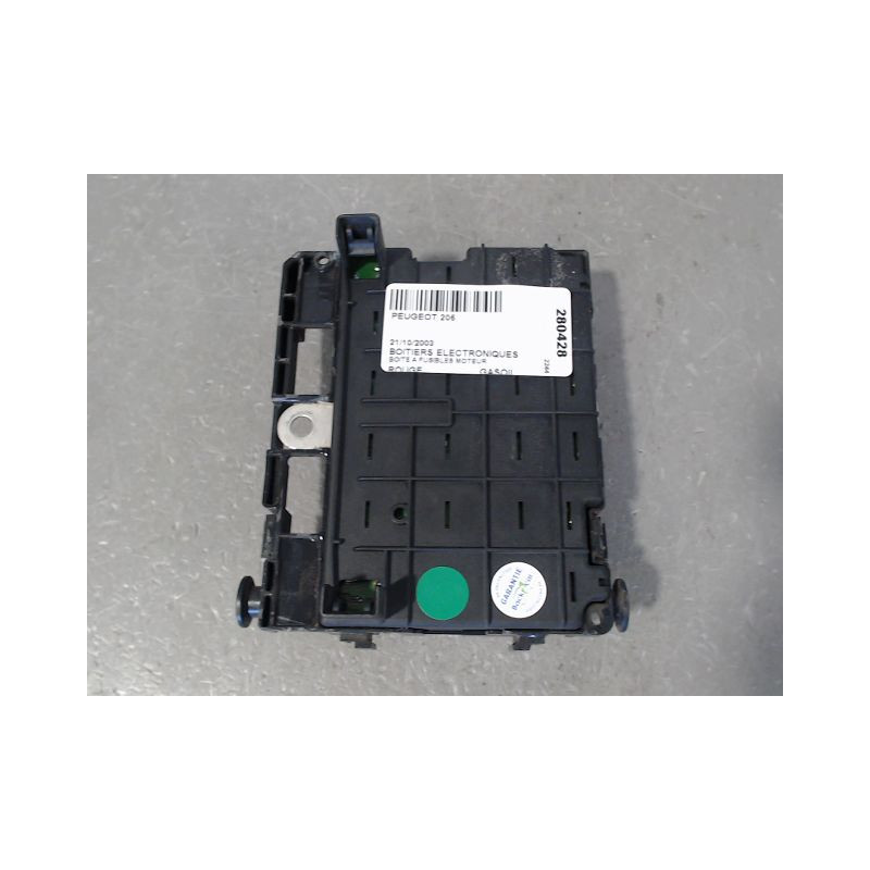 BOITE A FUSIBLES PEUGEOT 206