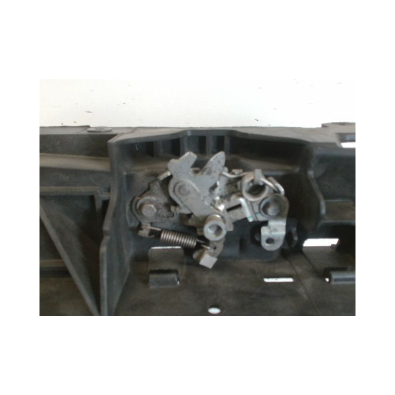 TRAVERSE SUPERIEURE ARMATURE AVANT PEUGEOT 3008