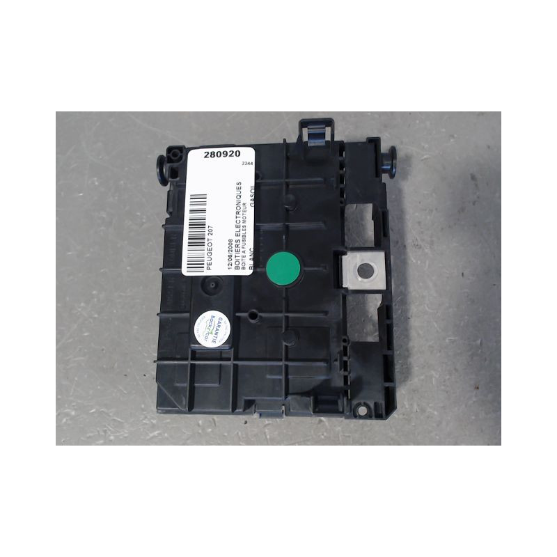 BOITE A FUSIBLES PEUGEOT 207