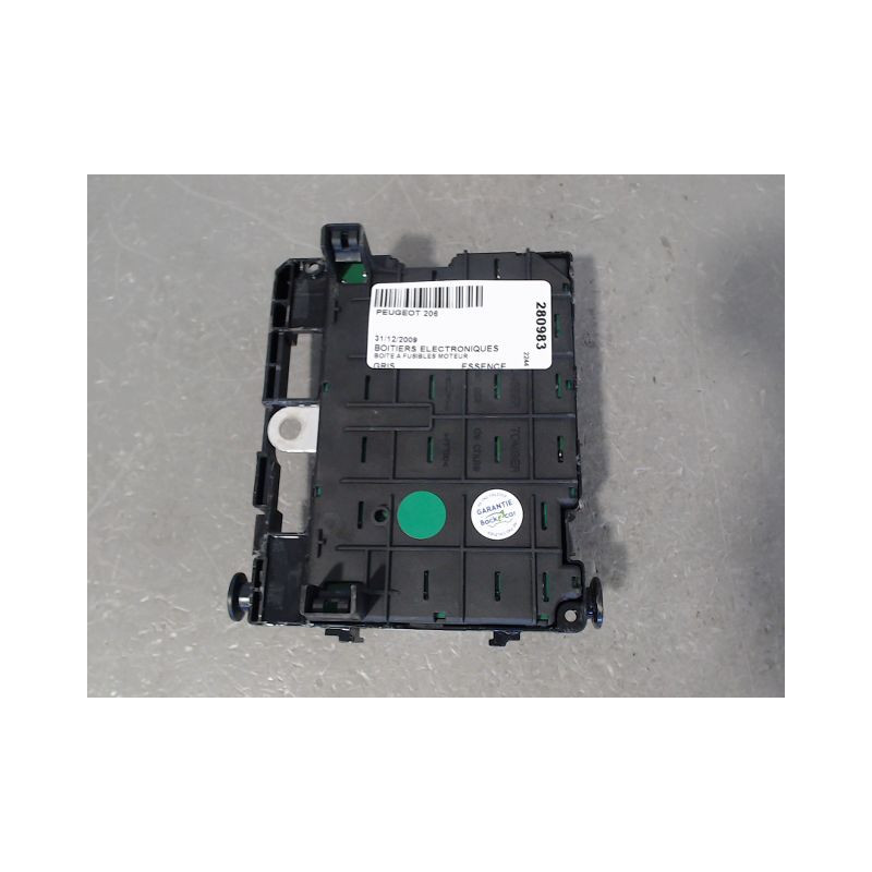 BOITE A FUSIBLES PEUGEOT 206