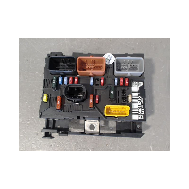 BOITE A FUSIBLES PEUGEOT 207