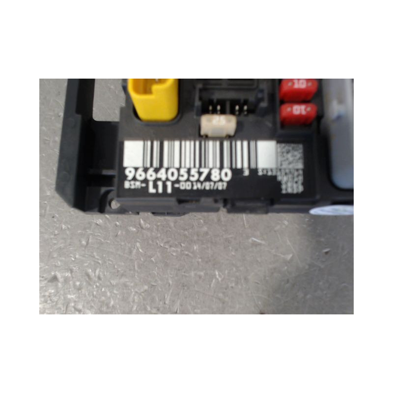 BOITE A FUSIBLES PEUGEOT 207