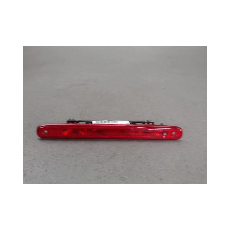 FEUX STOP SUPPLEMENTAIRE PEUGEOT 107