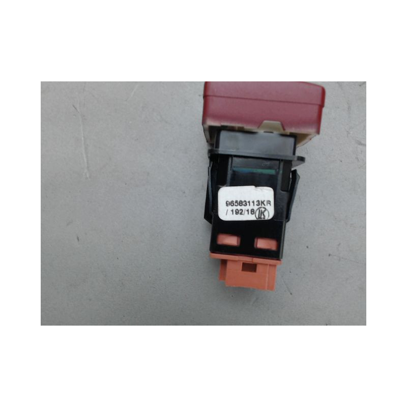 BOUTON DE WARNING CITROEN BERLINGO