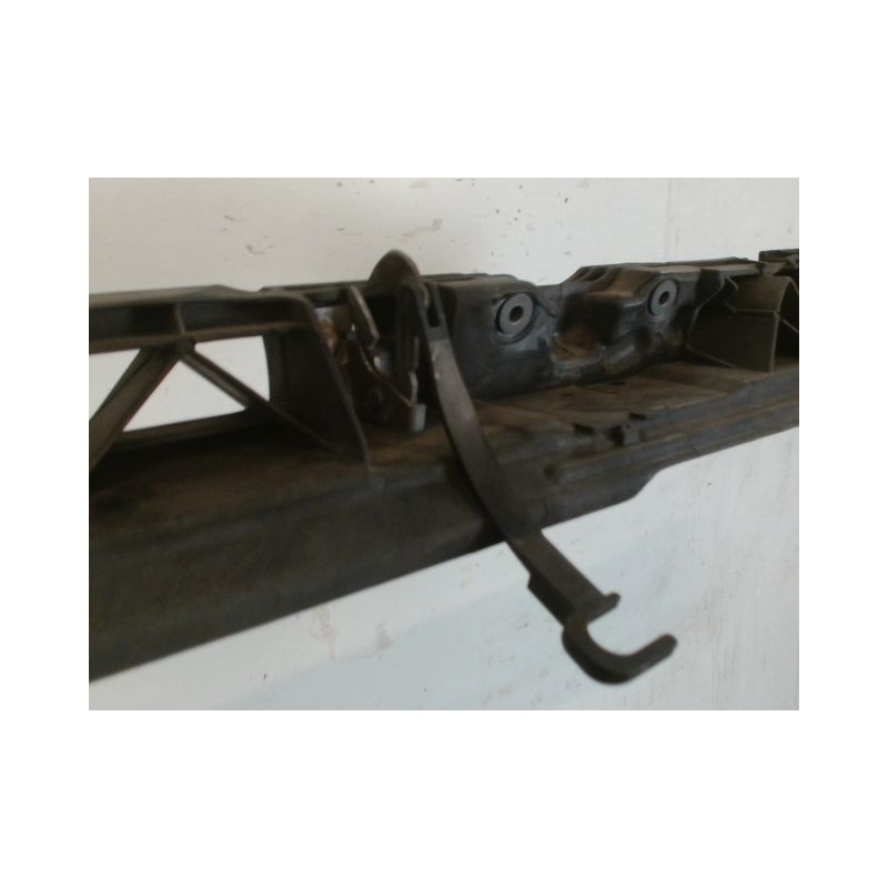 TRAVERSE SUPERIEURE ARMATURE AVANT PEUGEOT 308