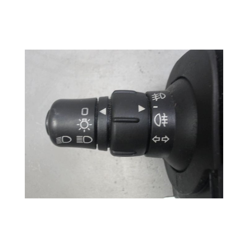 COMMANDE CLIGNOTANT RENAULT SCENIC II PH1 02-06