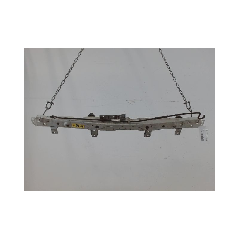 TRAVERSE SUPERIEURE ARMATURE AVANT NISSAN JUKE