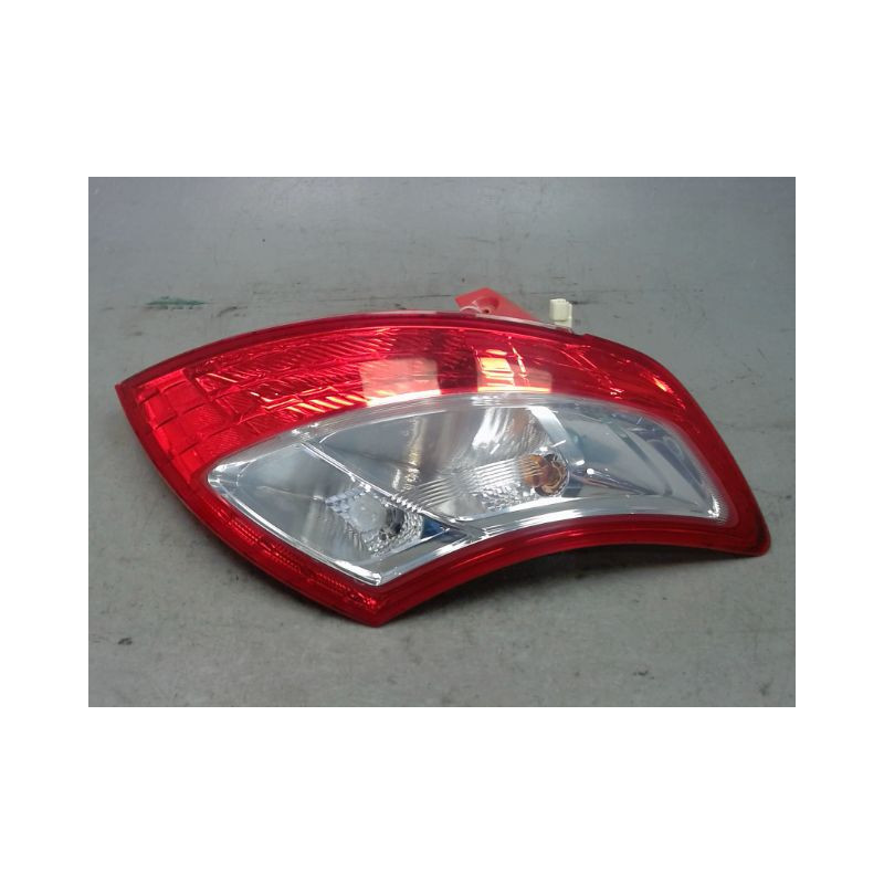 FEU ARRIERE DROIT SUZUKI SWIFT 4 ESSENCE