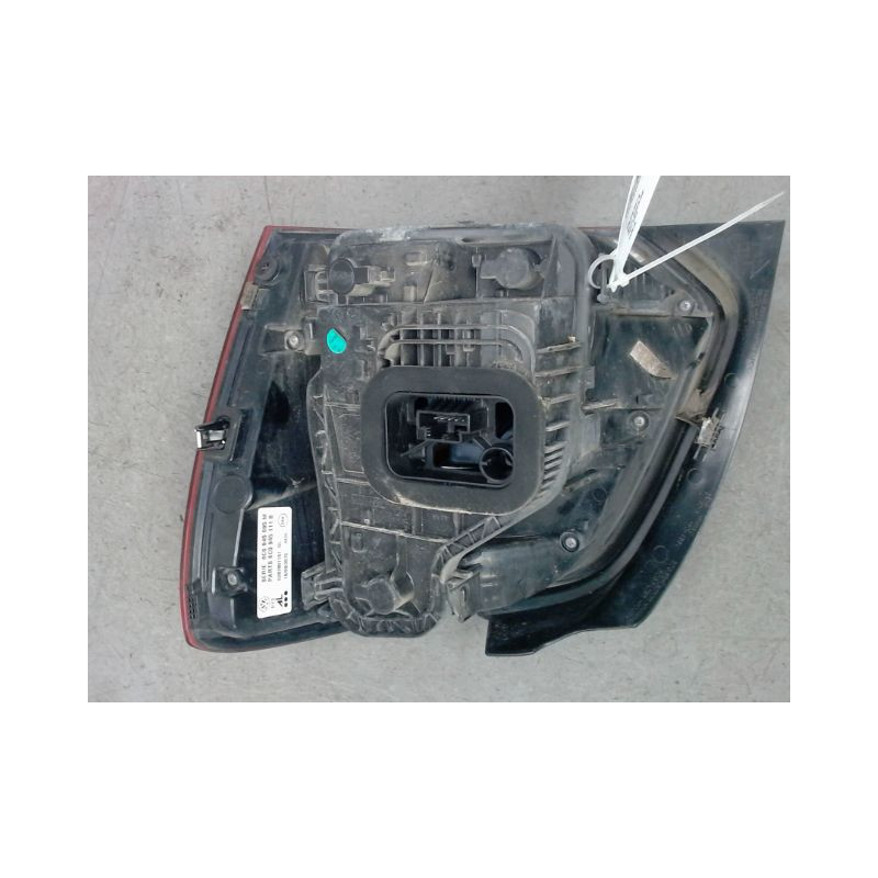 FEU ARRIERE GAUCHE  VOLKSWAGEN POLO 5 PHASE 2 1.4 TDI - 12V T
