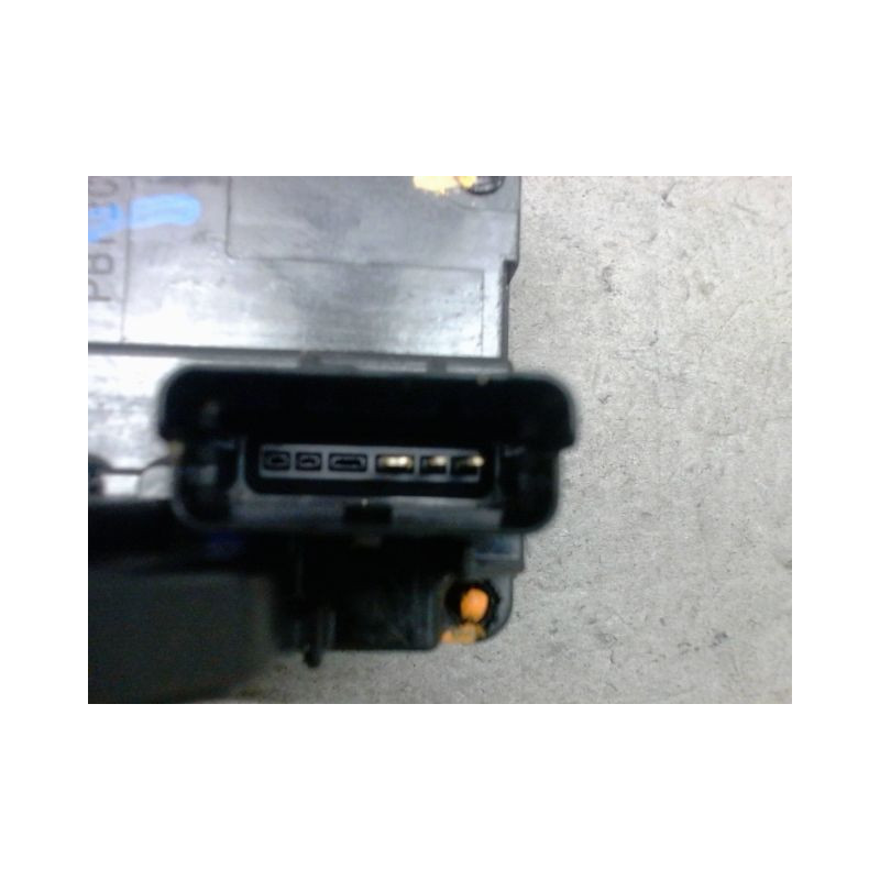 SYSTEME CONDAMNATION AVANT GAUCHE NISSAN NV200