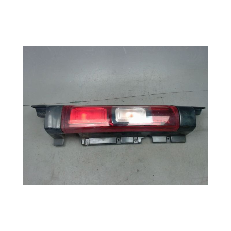 FEU ARRIERE GAUCHE  RENAULT TRAFIC